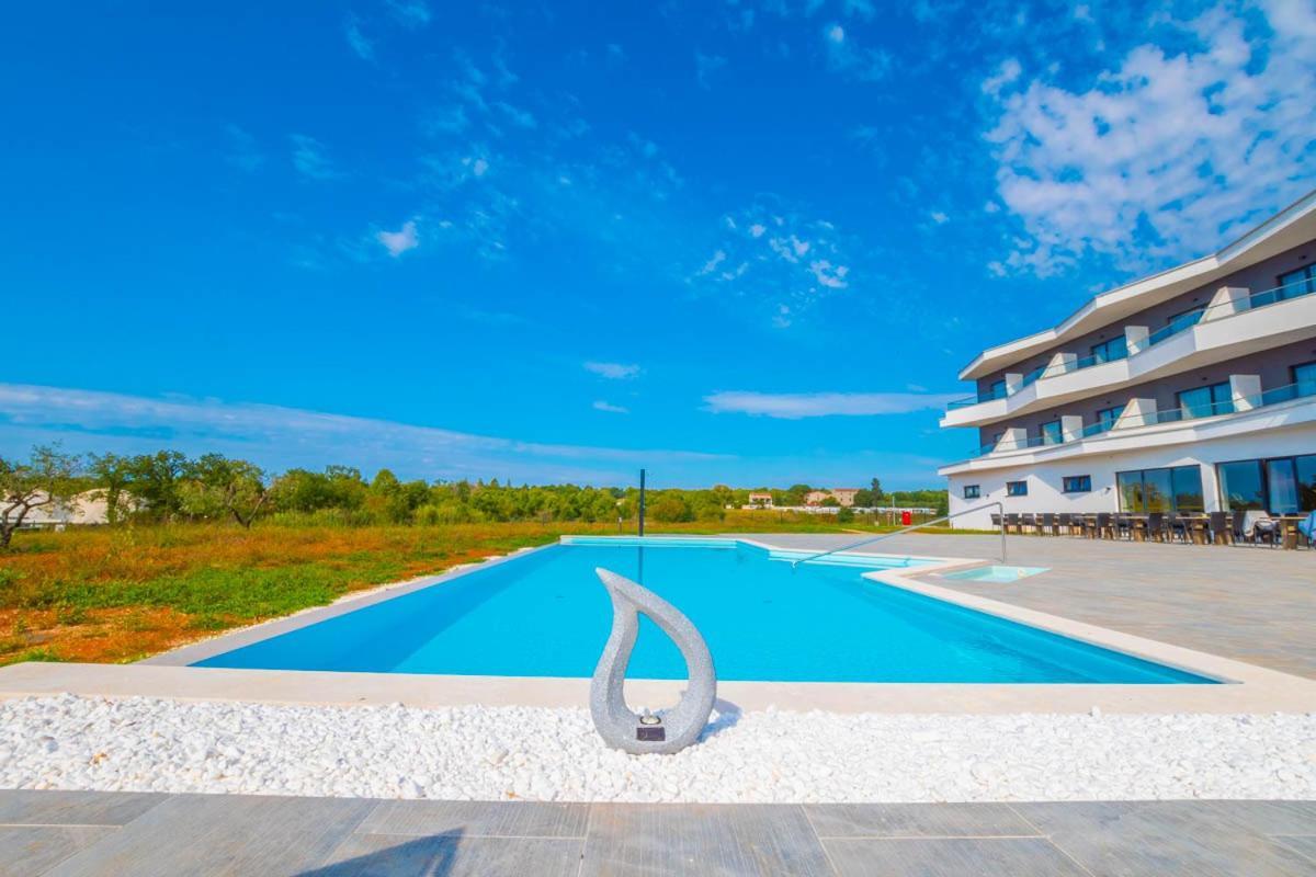 Hotel Delfin Lanterna Tar-Vabriga Exterior foto